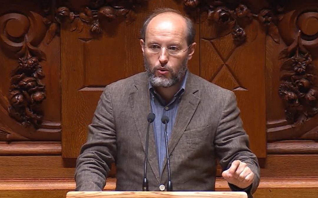 LIVRE apela à saída de Portugal do Tratado da Carta da Energia na Assembleia da República